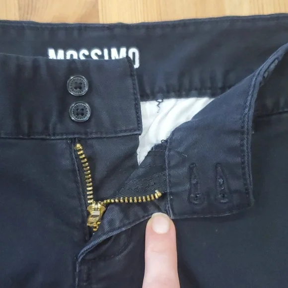 Short shorts! - Picture 3 of 6